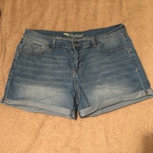 Light Wash Old Navy Boyfriend Shorts